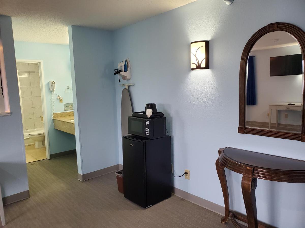 Coastal Inn & Suites Ουίλμινγκτον Εξωτερικό φωτογραφία