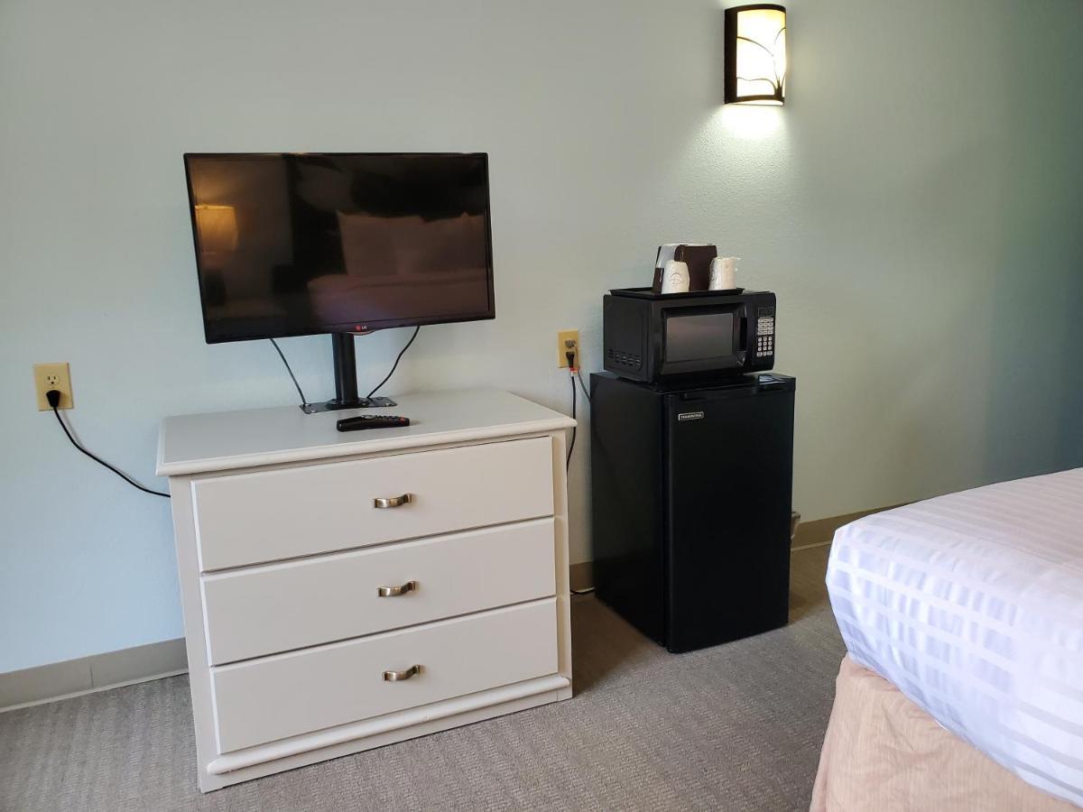 Coastal Inn & Suites Ουίλμινγκτον Εξωτερικό φωτογραφία