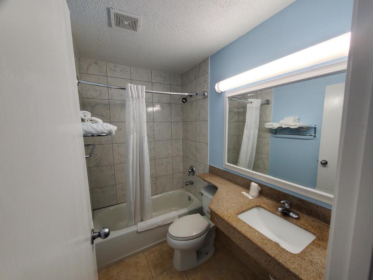 Coastal Inn & Suites Ουίλμινγκτον Εξωτερικό φωτογραφία