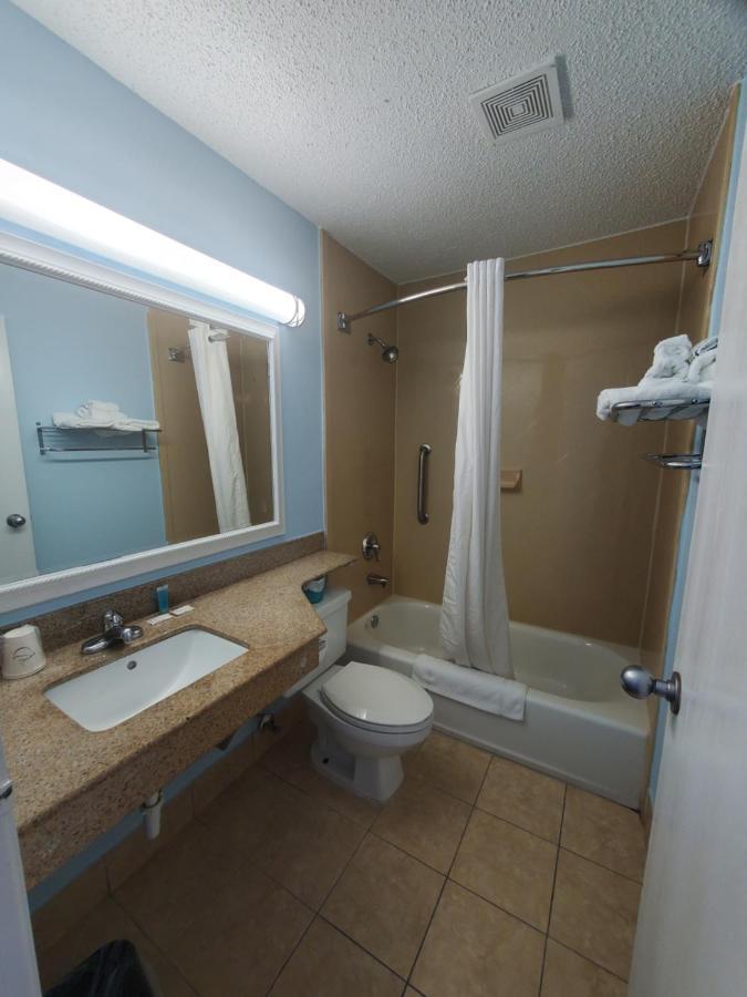 Coastal Inn & Suites Ουίλμινγκτον Εξωτερικό φωτογραφία