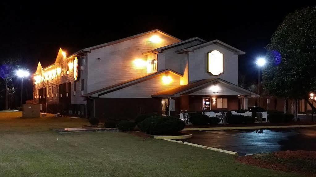 Coastal Inn & Suites Ουίλμινγκτον Εξωτερικό φωτογραφία